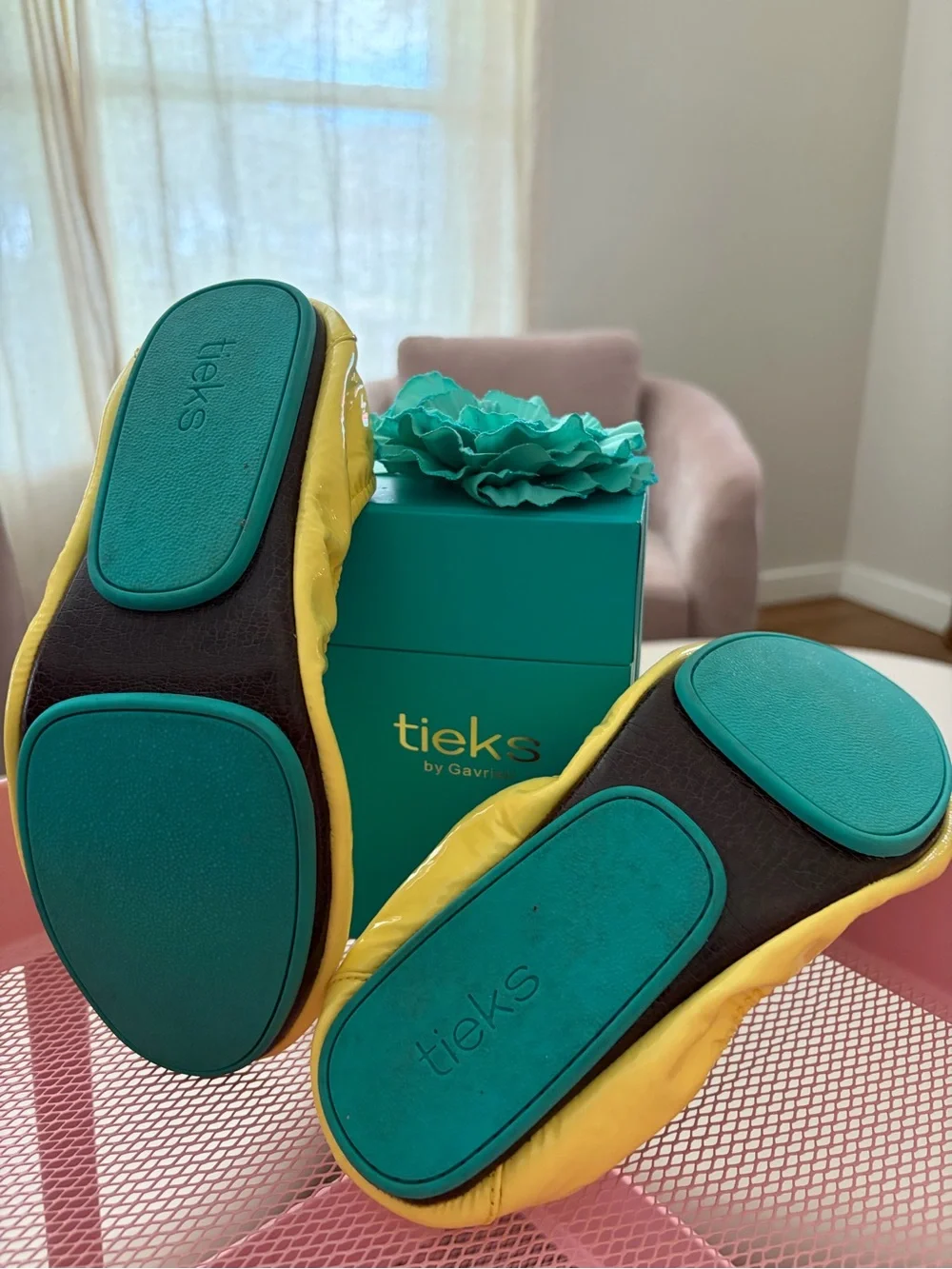 Women’s Tieks Unmellow Yellow Ballet Flats size 10